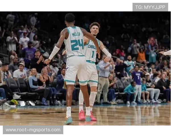 黄蜂大胜步行者展现进攻火力 鲍尔米勒组合成东部搅局者